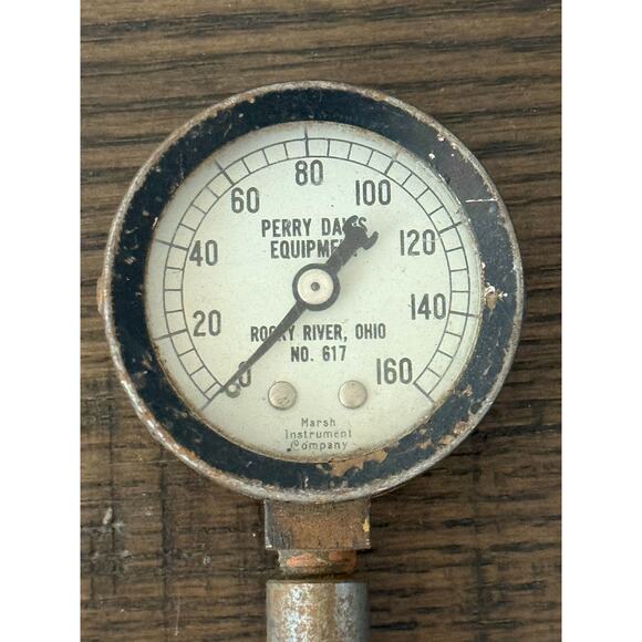 Vint Perry David Equipment Pressure Gauge –Model No. 617-Rocky Riv, OH - Picture 2 of 8